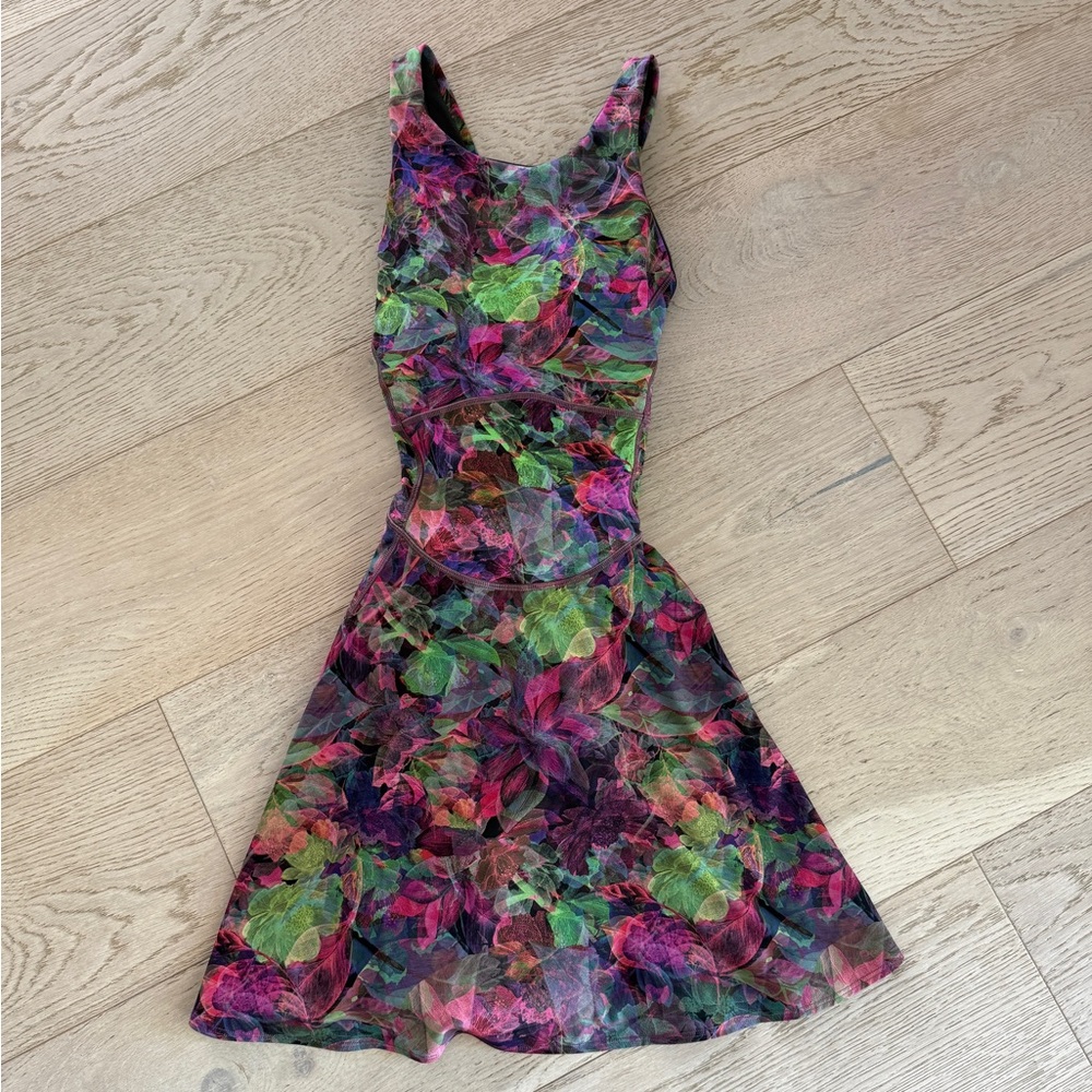 Nwot Lululemon Court Crush Tennis Dress Vivid Floral Multi Pickleball Golf Sz 4